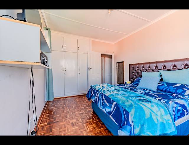 3 BEDROOM FLAT FOR SALE IN MORNINGSIDE